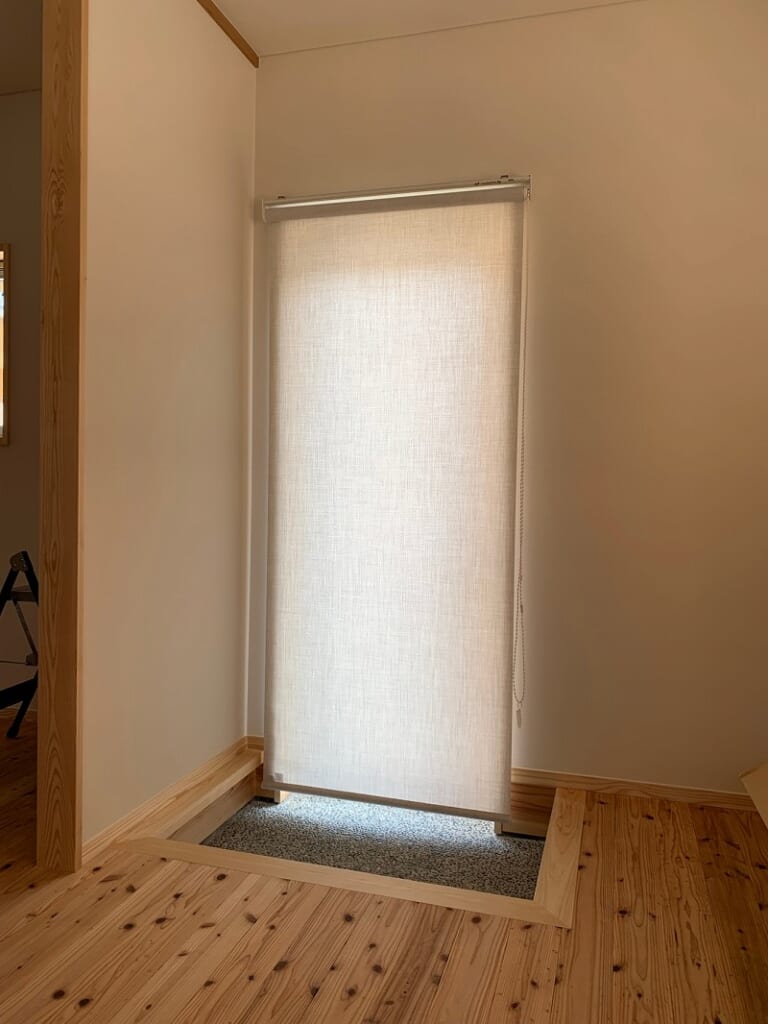 ロールスクリーンの施工例