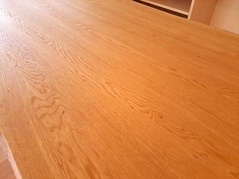 天然木のダイニングテーブルの施工例