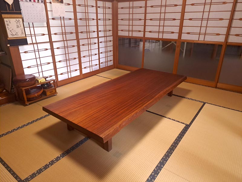 一枚板天板（シポ材）テーブルの施工例