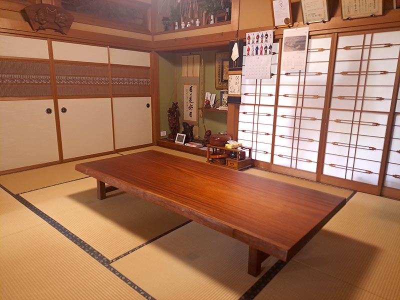 一枚板天板（シポ材）テーブルの施工例