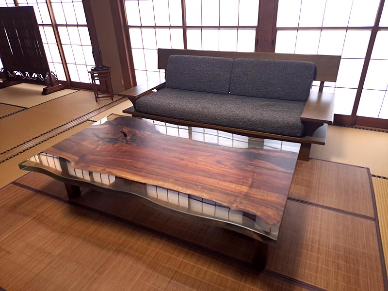 天然木1枚板テーブルの施工例