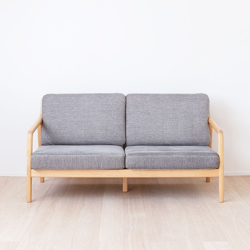丸みのある肘の二人掛けソファ 天然木の家具 | ボー・デコール