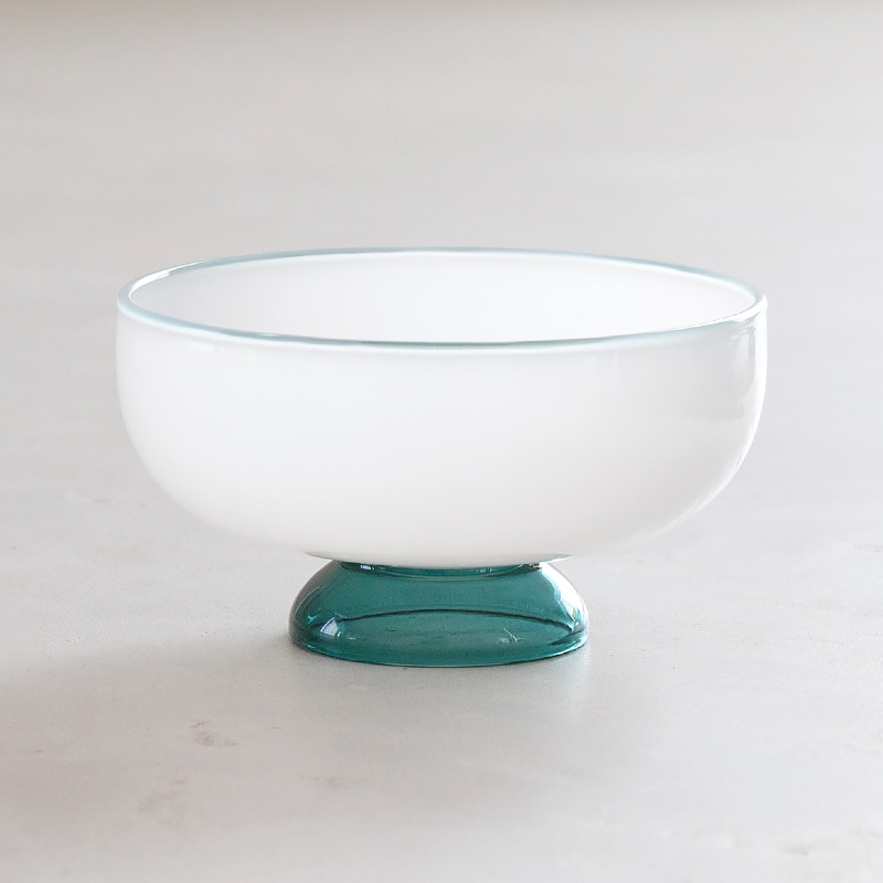 ミルキーカラーのガラスカップ