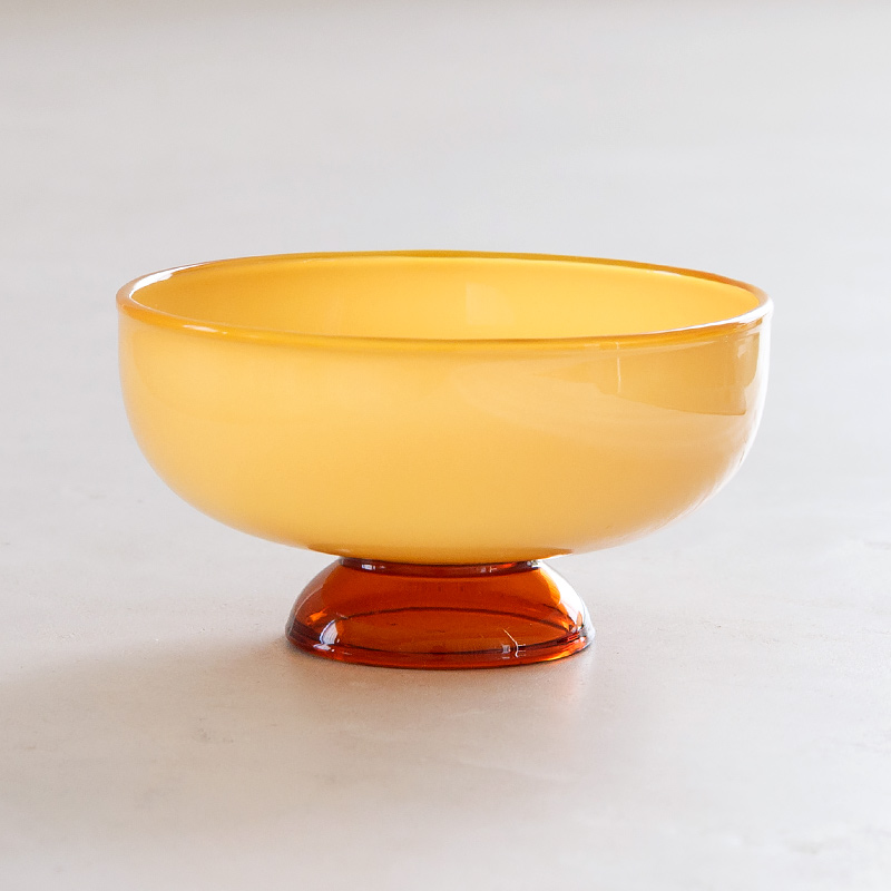 ミルキーカラーのガラスカップ