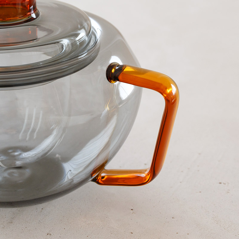 ポップなティーポット