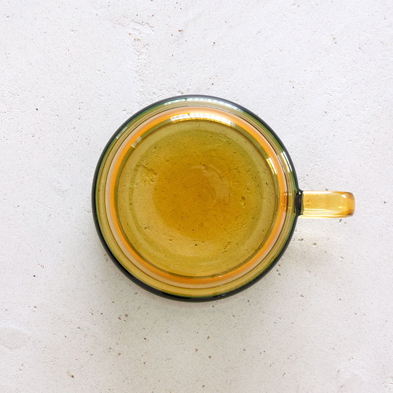 ポップなガラスのティーカップ