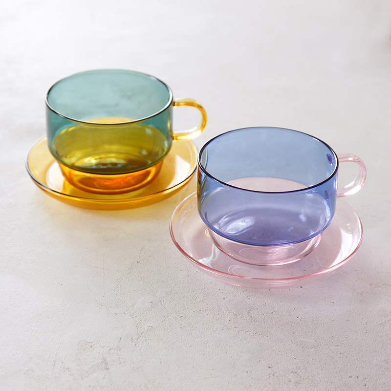 ポップなガラスのカップ＆ソーサー