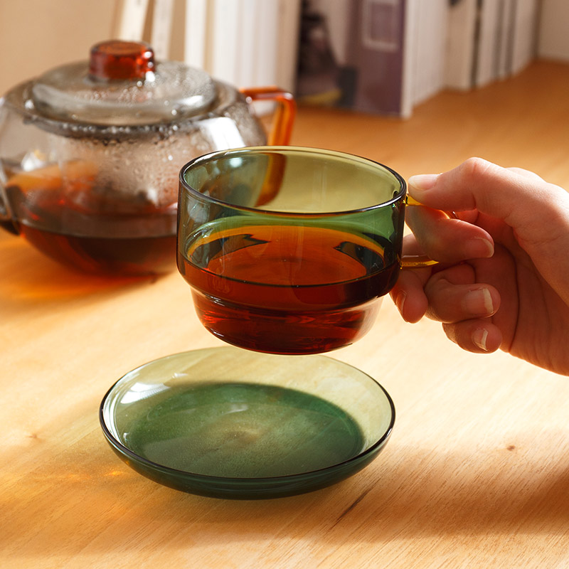 ポップなガラスのカップ＆ソーサー