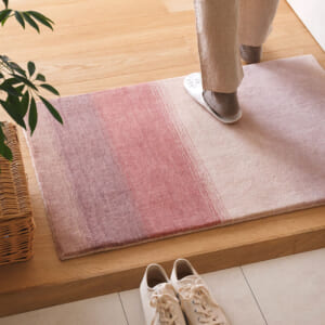 天然ウールを手仕事で織り上げたカラフル風水玄関マット / アムレット(ピンク) / ER6302E [ハグみじゅうたん®] てざわりハーモニーシリーズ