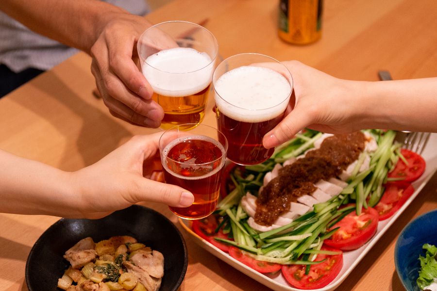 うすはり、ビールで乾杯