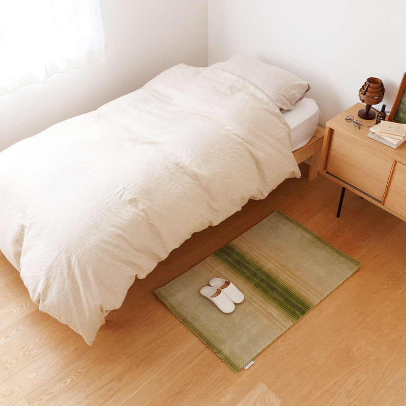 ひのきと炭のベッドフレーム