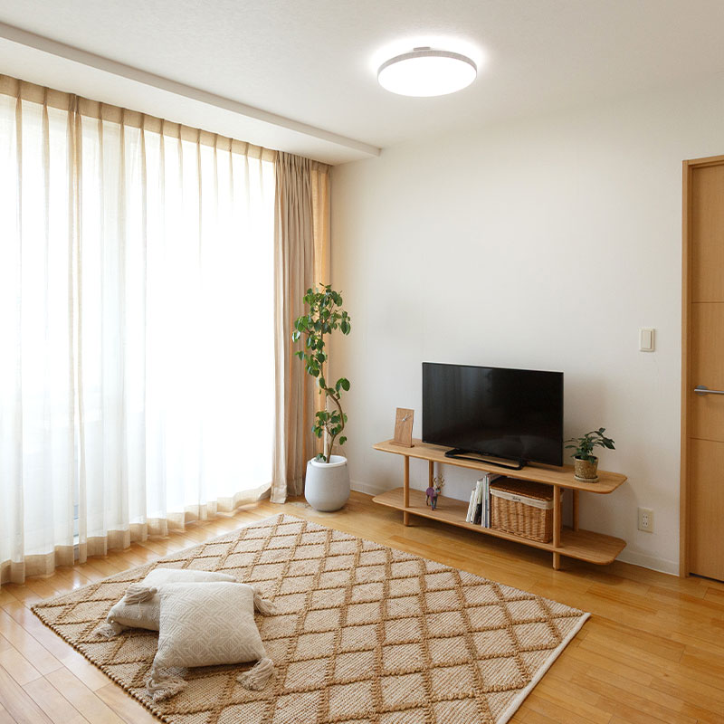 気軽に楽しめるシンプルな薄型シーリングライト