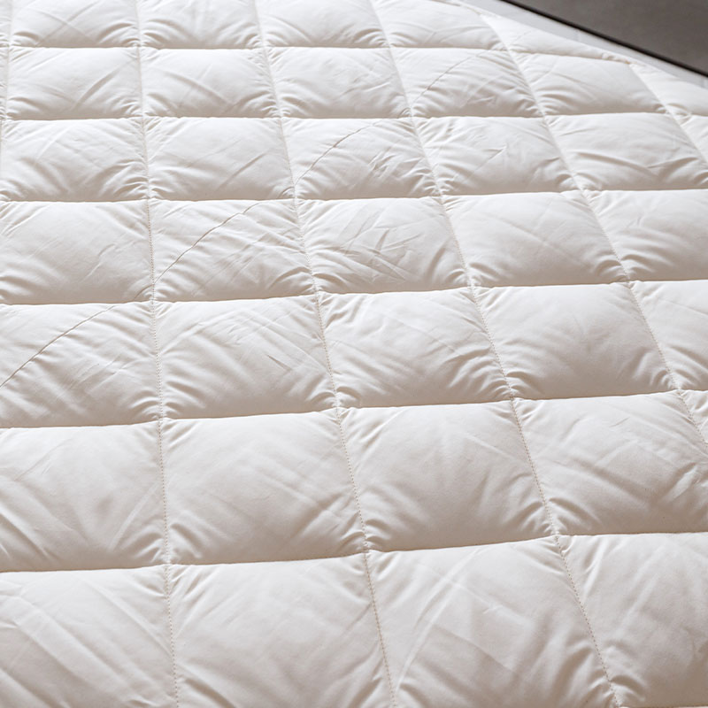 ウールとオーガニックコットンのベッドパット