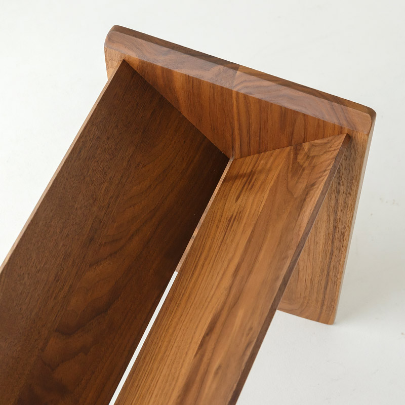 ブックスタンドにもなるサイドテーブル | ボー・デコール