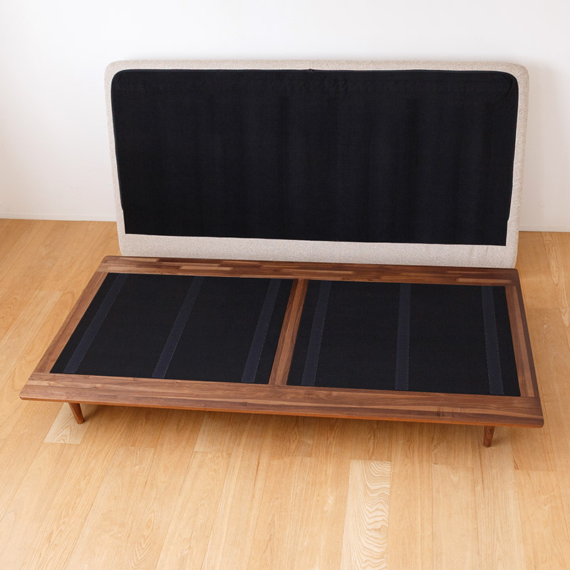 背もたれのないフラットソファ