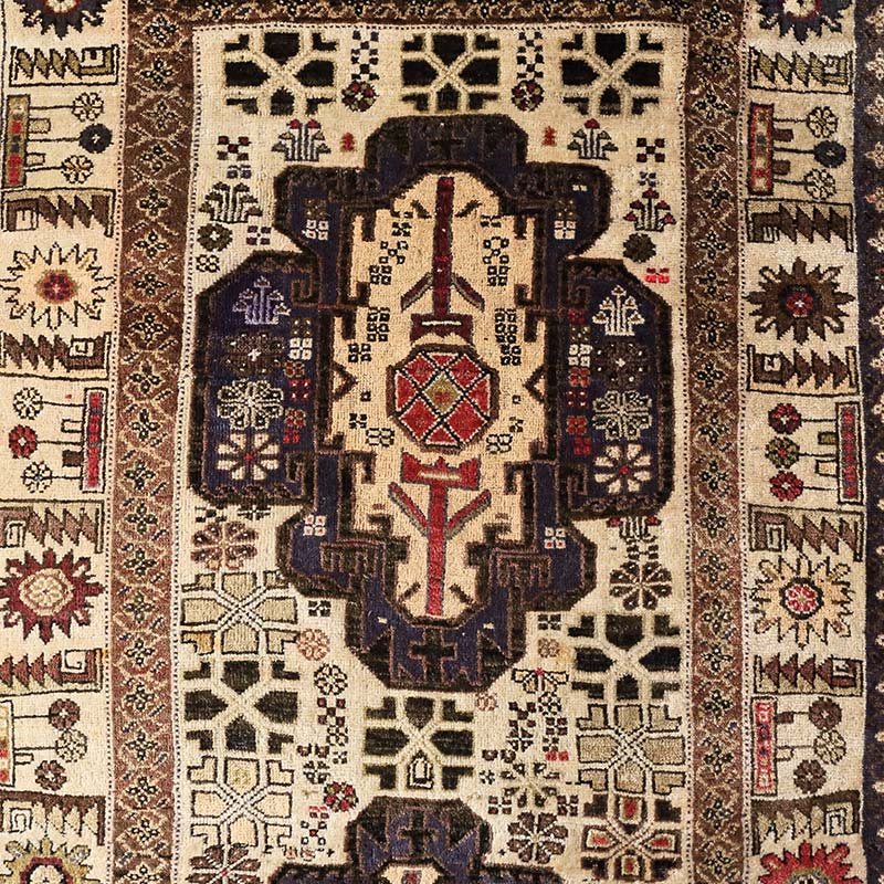 [バルーチ ホワイト] 1990年代 / OR1028 / こちらの写真は実物の色合いに比較的近いです