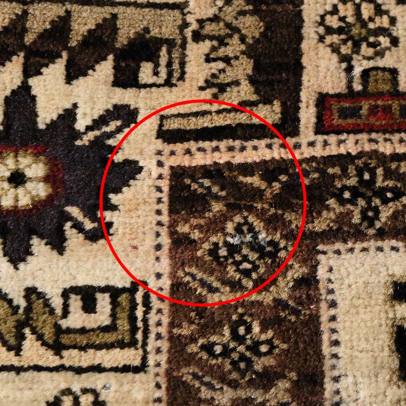 [バルーチ ホワイト] 1990年代 / OR1028 / 複数個所に赤い色にじみあり