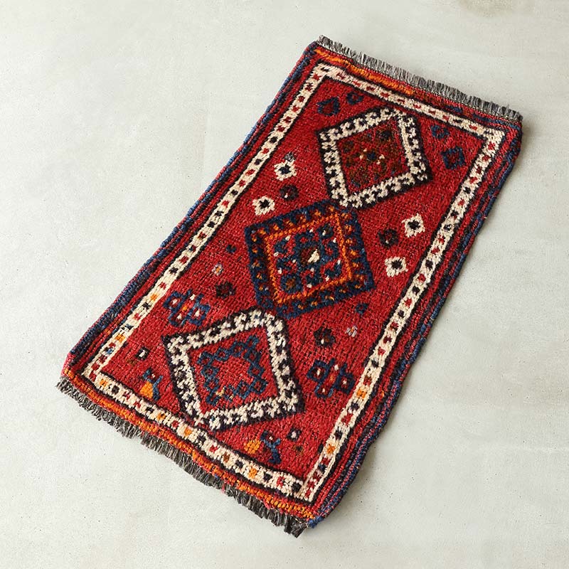 [シラーズ] イラン産 / 1990年代 / OR1093 / 47×80cm / 濃く見える向き