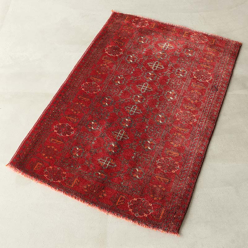 [トルクメン バシリ] 1990年代 / 76×114cm / OR1116 / 濃く見える向き