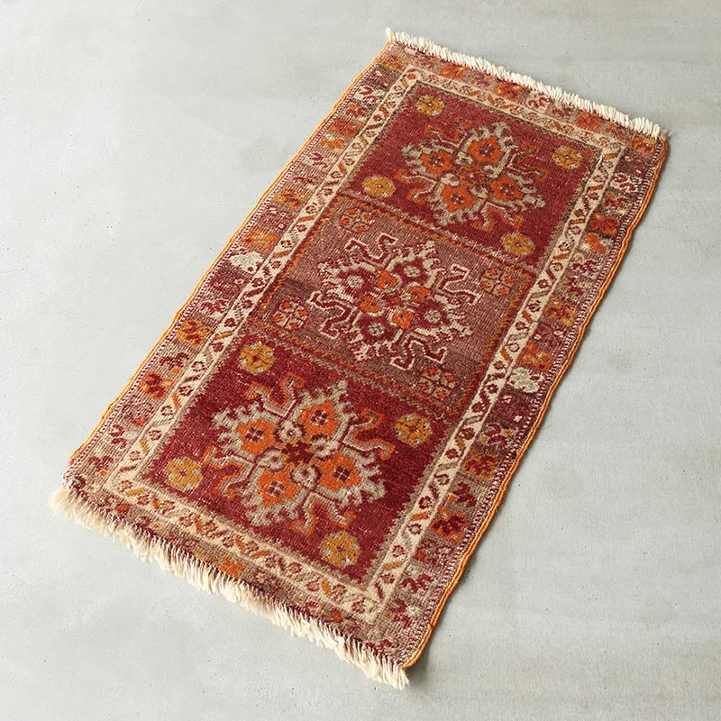 [イラニ クルディッシュ] イラン産 / 1990年代 / OR1123 / 50×89cm / 濃く見える向き