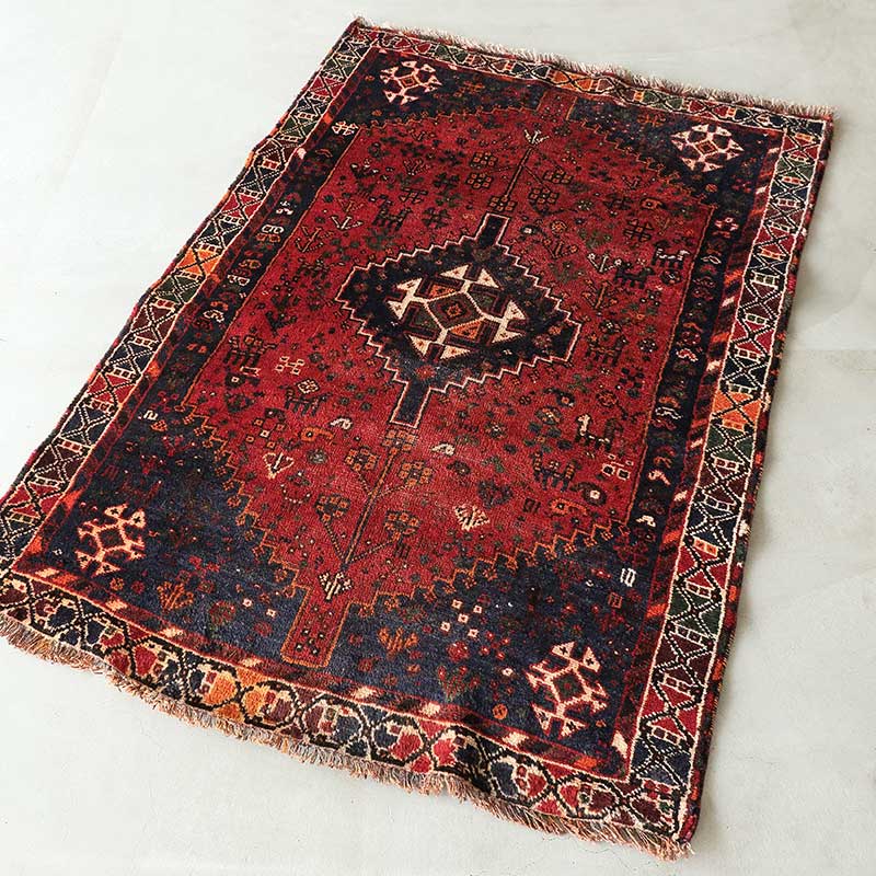 [シラーズ] イラン産 / 1980年代 / OR1135 / 108×151cm / 濃く見える向き