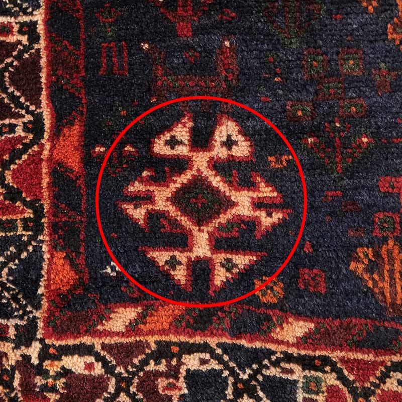[シラーズ] イラン産 / 1980年代 / OR1135 / 108×151cm / 白糸に赤い色移りあり