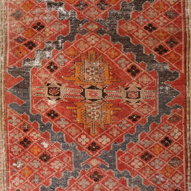 [シラーズ] イラン産 / 1950年代 / 86 × 183cm / OR503 / 実物に比較的近い色合い