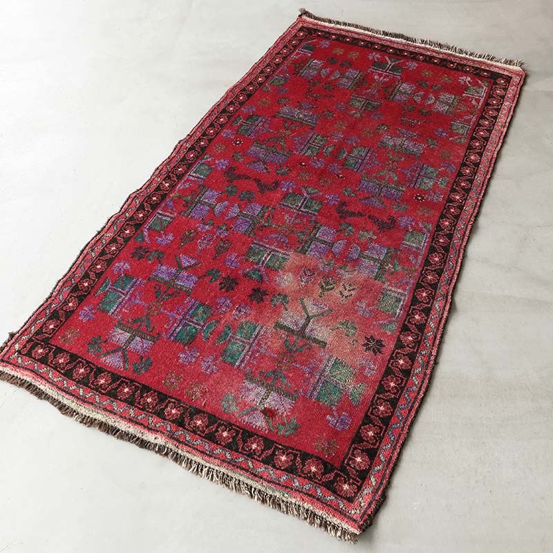 [バルーチ] アフガニスタン産 / 1970年代 / 98 × 184cm / OR513 / 濃く見える向き