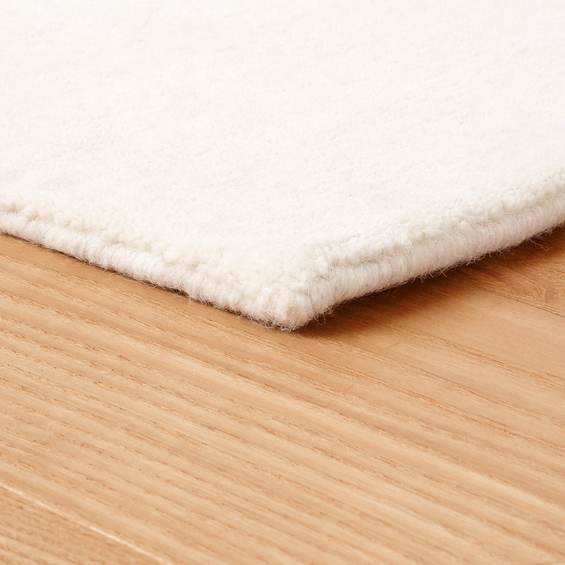 スタンダードウールラグ ホワイト 縁のかがり部分