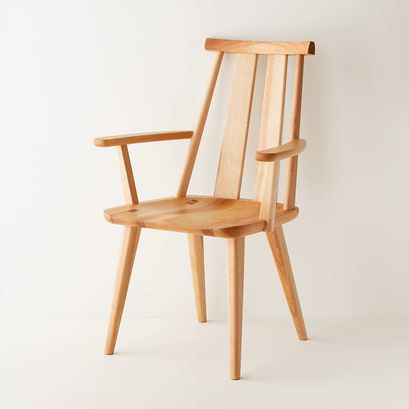匠が作った国産材の椅子/無垢の国産チェア/カバ