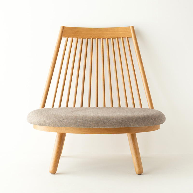 ゆったり座面のローチェア