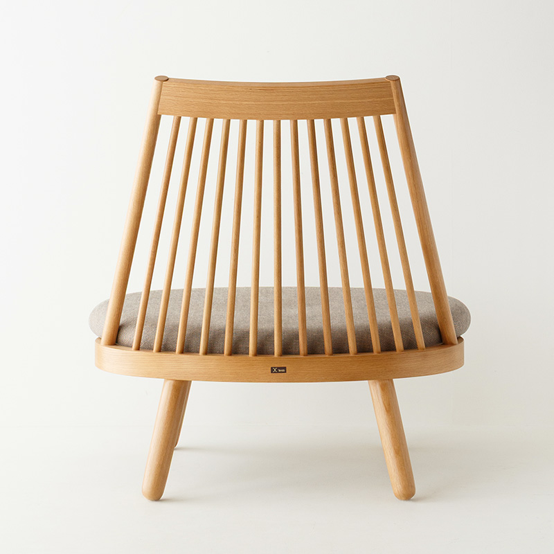 ゆったり座面のローチェア