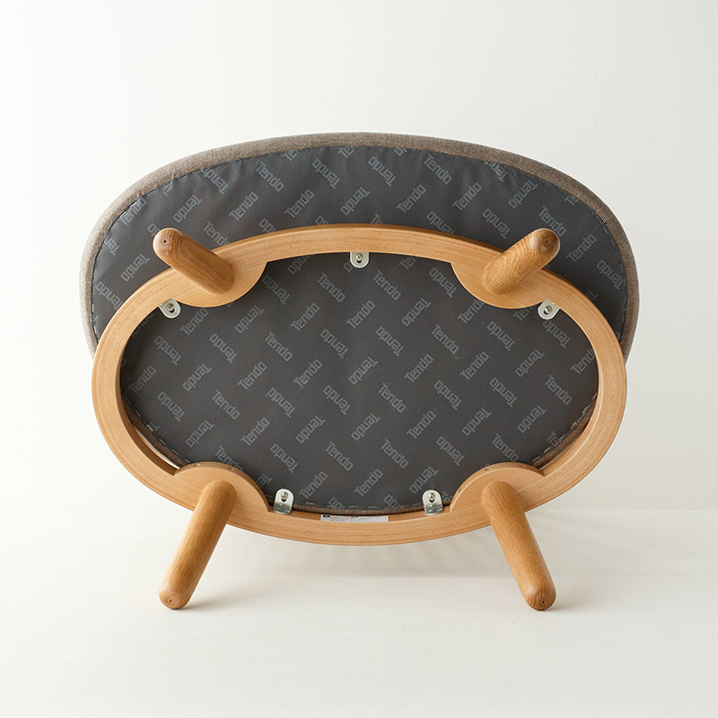 ゆったり座面のローチェア