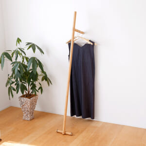 竹の弓なりハンガーと竹のコートハンガー