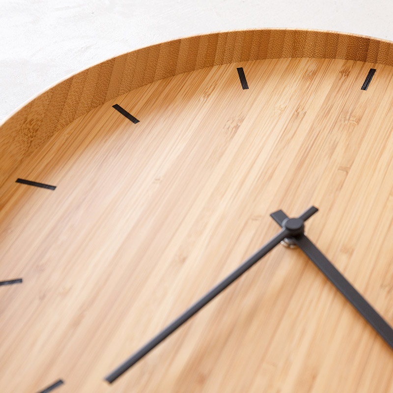 竹の壁掛け時計