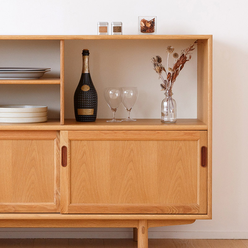 大収納のキャビネット