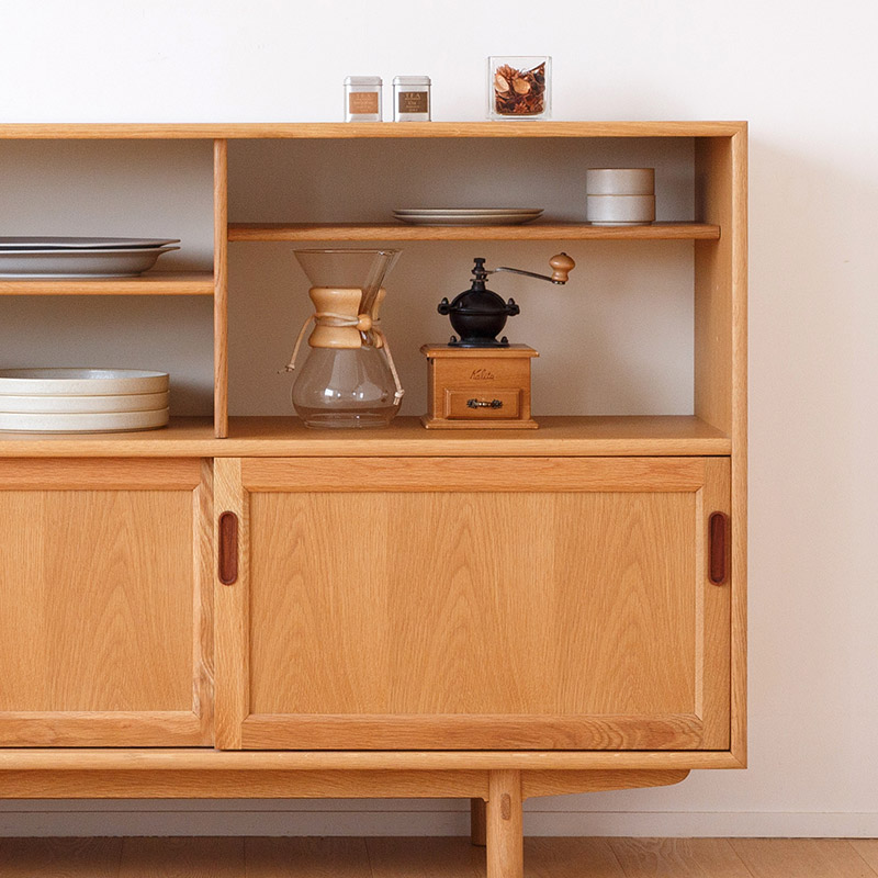 大収納のキャビネット