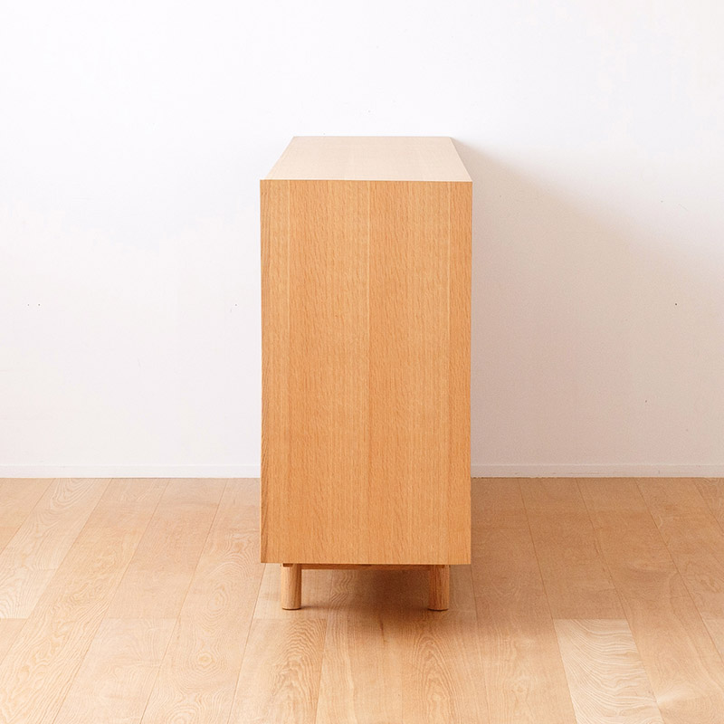 大収納のキャビネット