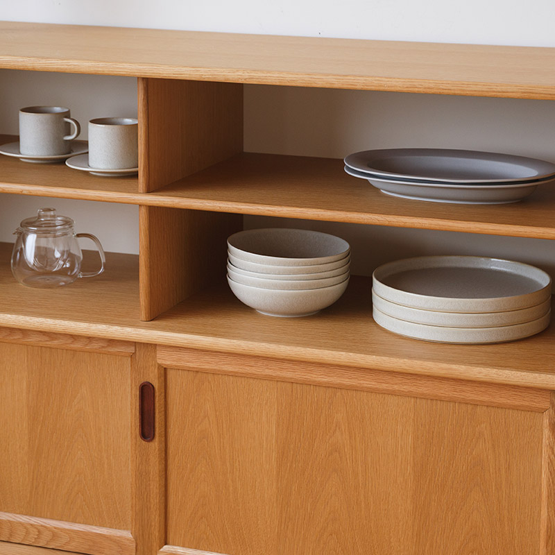 大収納のキャビネット