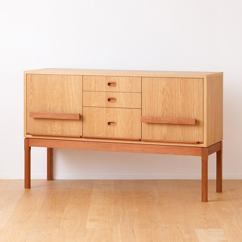 マガジンラック付き収納ボード