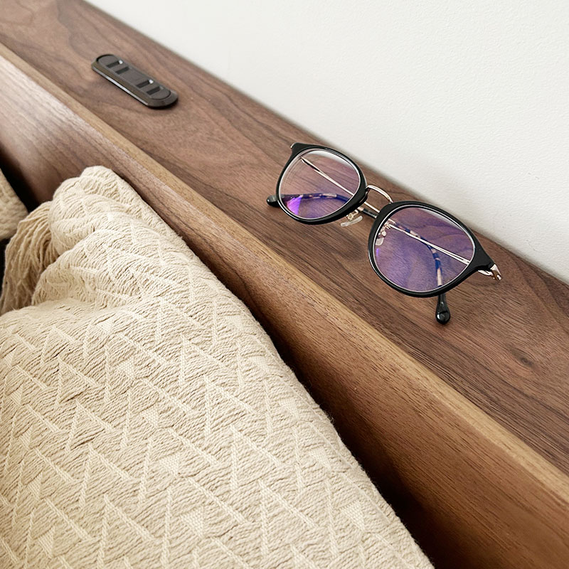 角丸の優しいベッドフレーム（背面棚板付き）