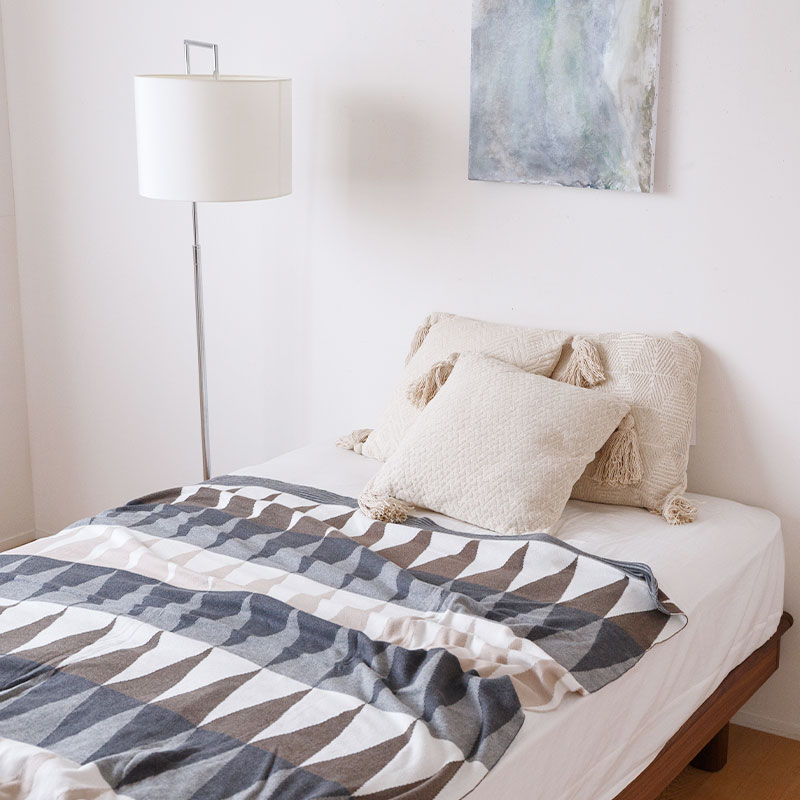 角丸の優しいベッドフレーム（ヘッドレス）