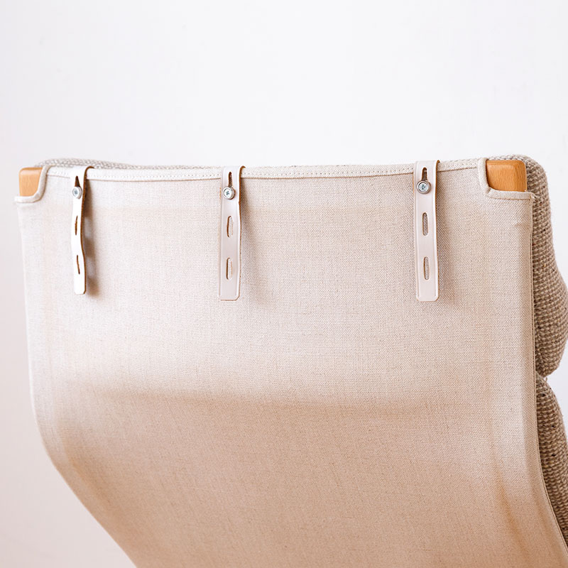 ブルーノマットソンのハイバックチェアとオットマン