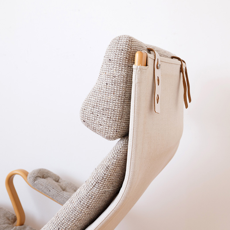 ブルーノマットソンのハイバックチェアとオットマン