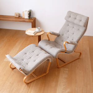 ブルーノマットソンのハイバックチェアとオットマン