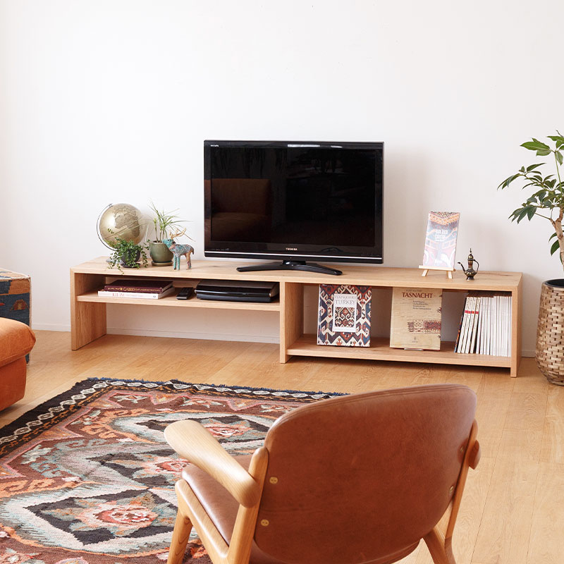 本棚やベンチにもなるオープンテレビボード