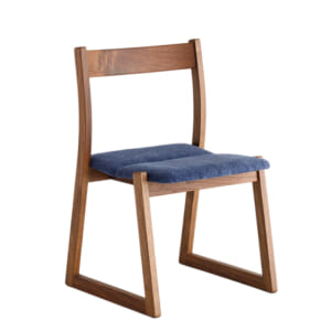 台形脚のアームレスチェア