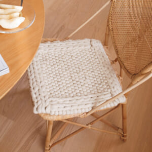 WW MIX flame シートクッション WW51JC 37cm角 椅子使用イメージ