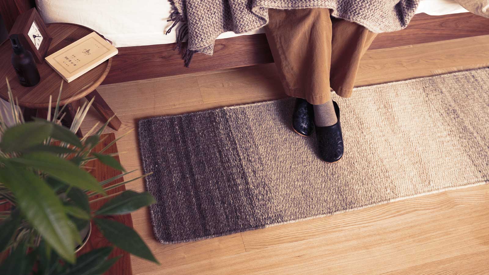 足もとから整える あたたかな冬のベッドルーム