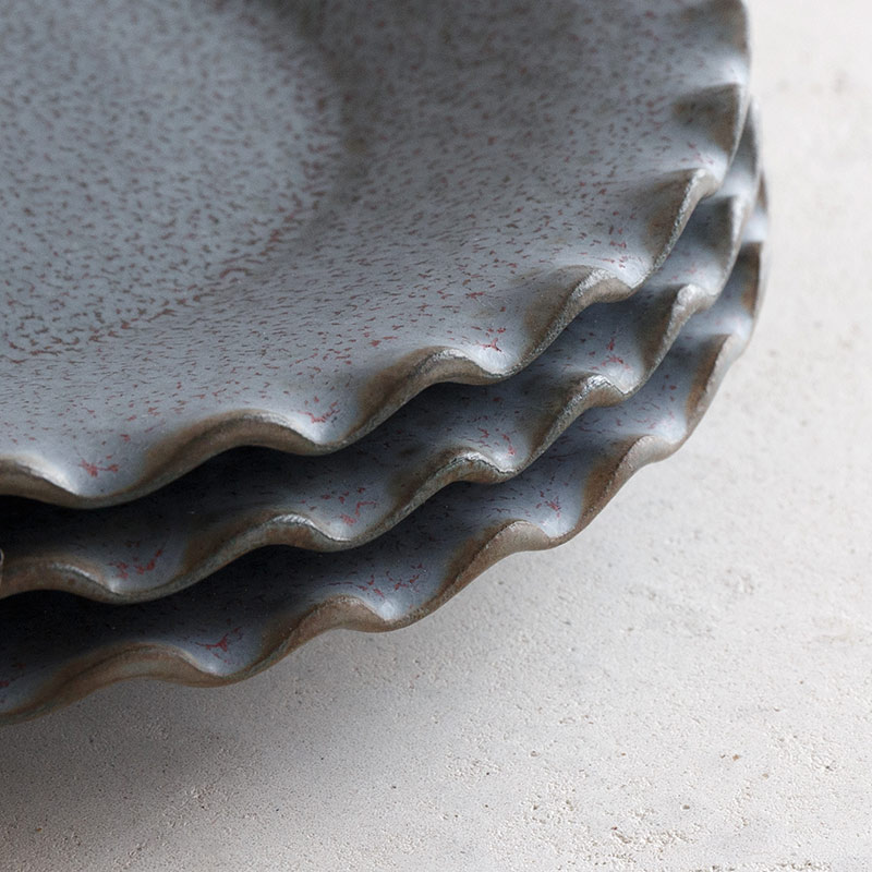 磁器のふち波プレート